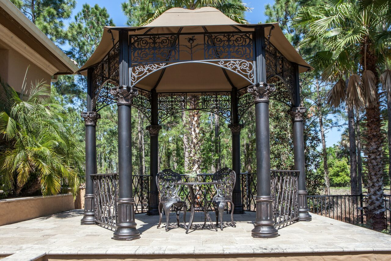 Bridgeton Moore Estate Gazebo (KIT) Close Up Image