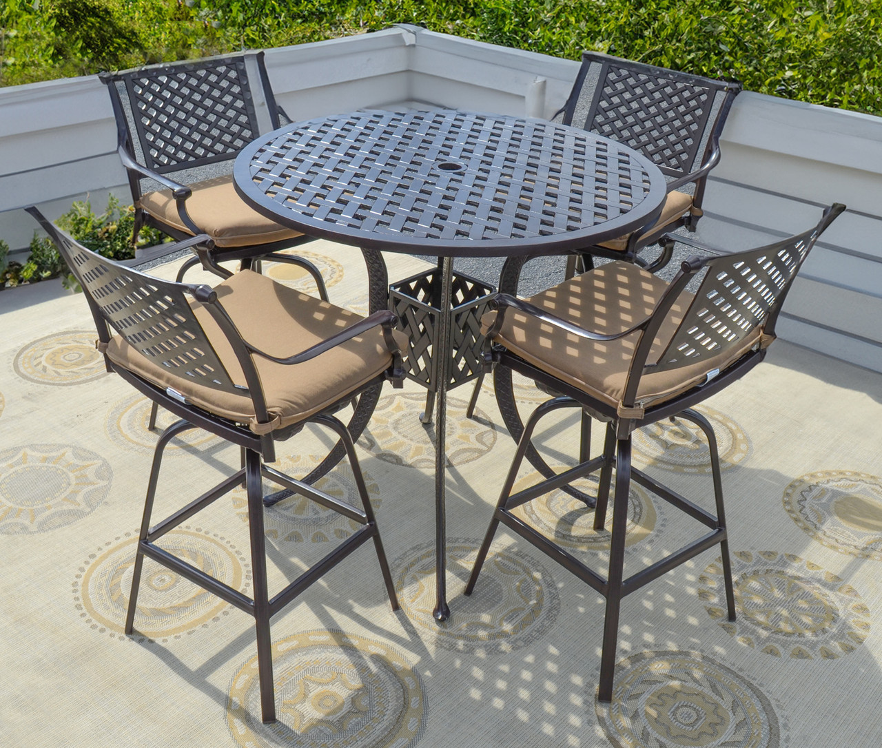 Savannah Outdoor Aluminum Bar Stool Close Up Image