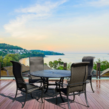 Wyndermere Woven Outdoor Round Dining Table Set of 5 (KIT) Close Up Image