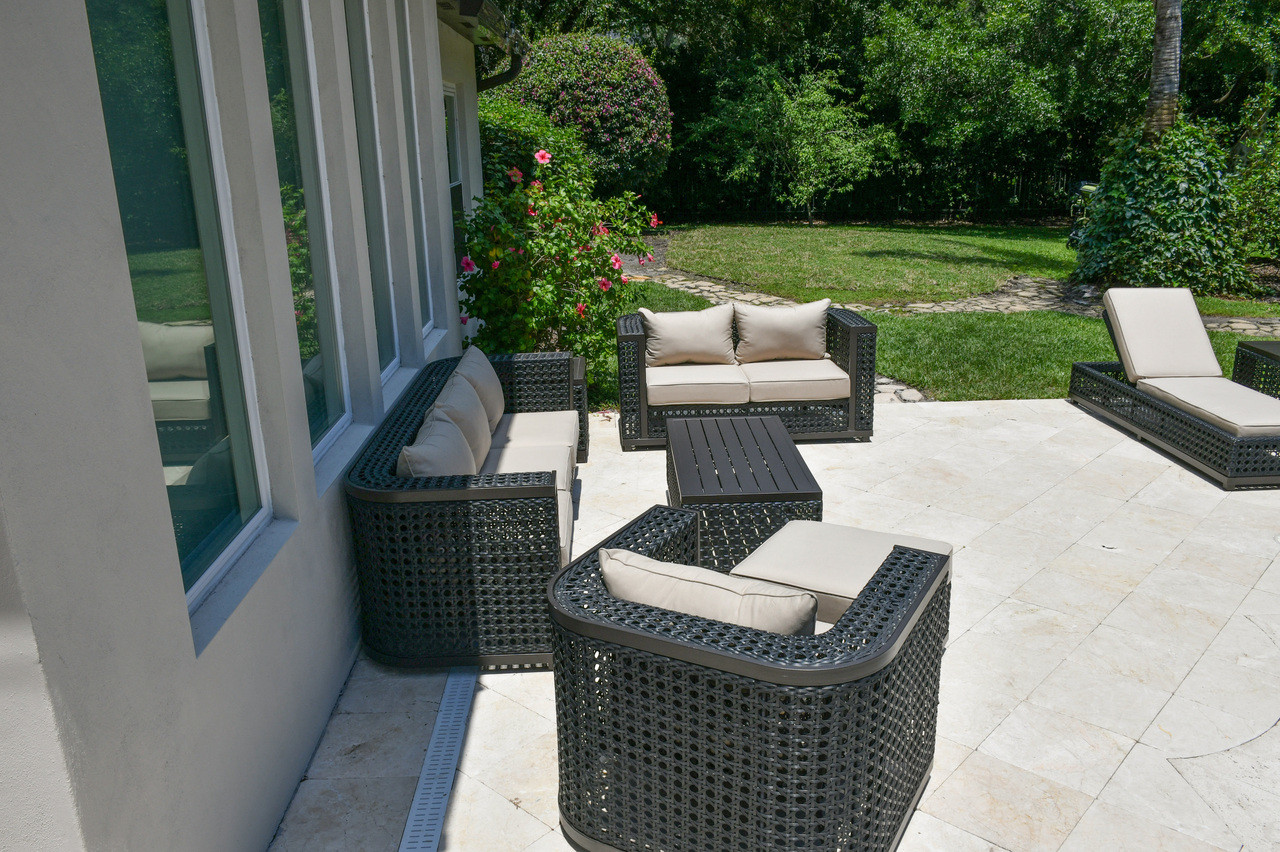 Monterey Outdoor Sofa Close Up Image