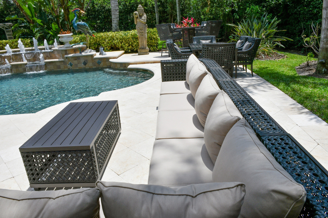 Monterey Ultimate Outdoor Sectional Set of 8 (KIT) Close Up Image