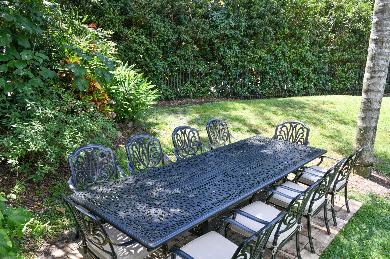 12011081E.jpg