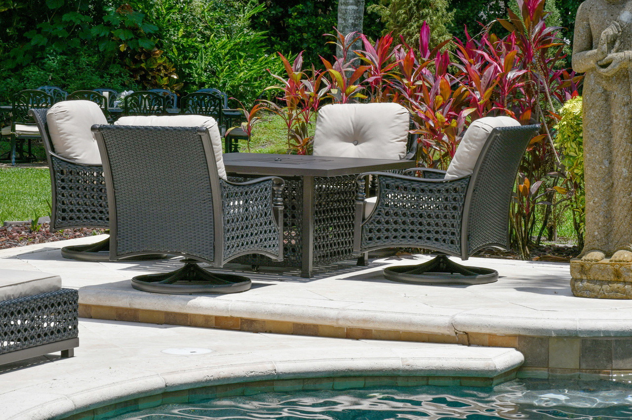 Monterey Fire Pit Swivel Rocker Chat Set 5 (KIT) Close Up Image