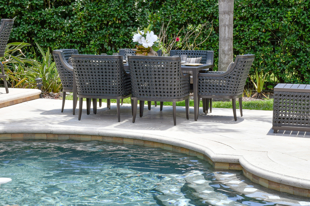 Monterey Outdoor Dining Table Set Of 7 (KIT) Room Scene