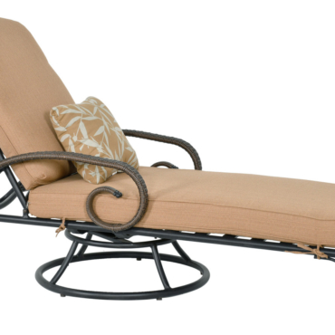 Grand Bonaire Weave Swivel Lounge With Pillow