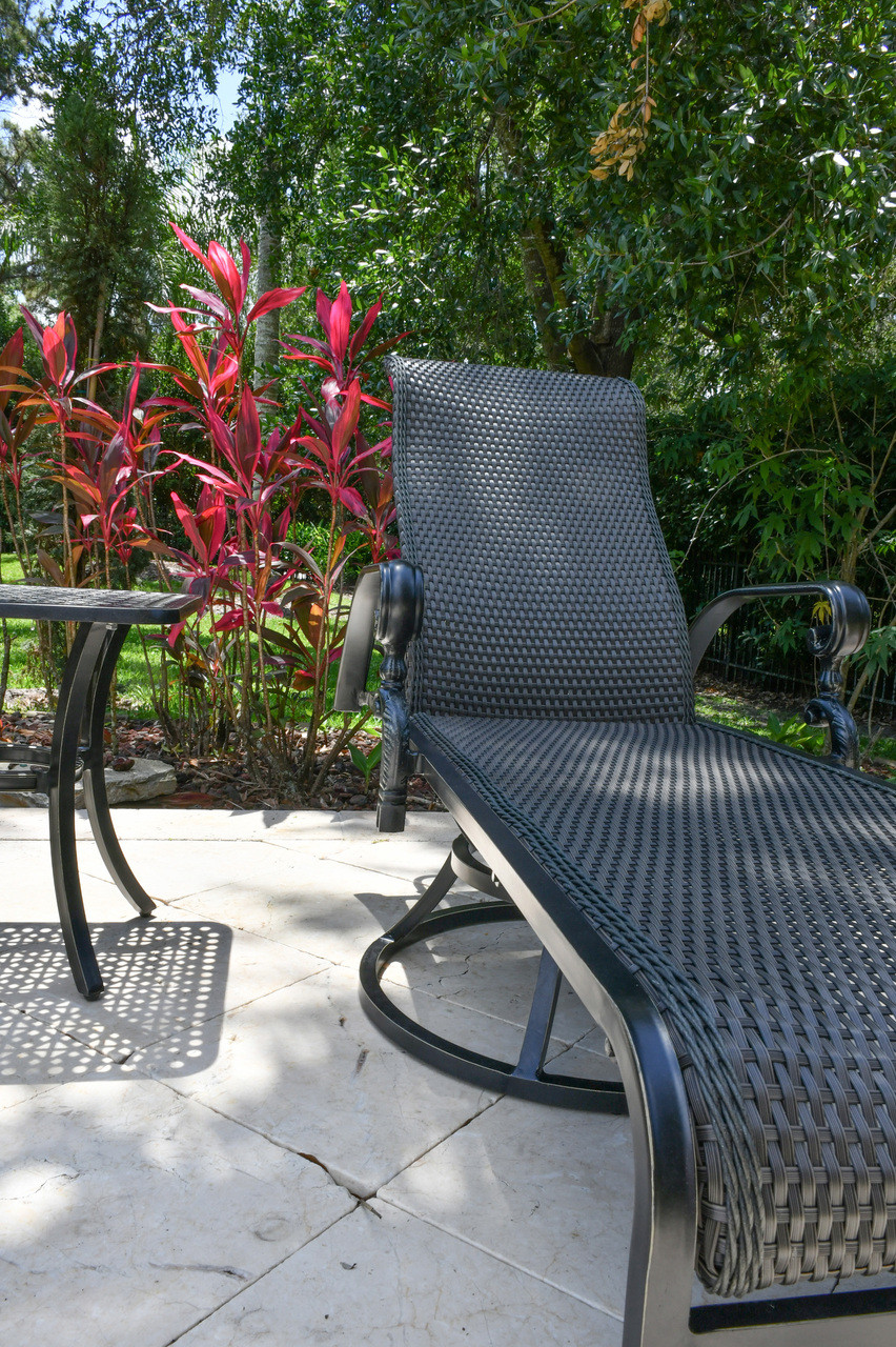 Wyndermere Swivel Chaise Close Up Image