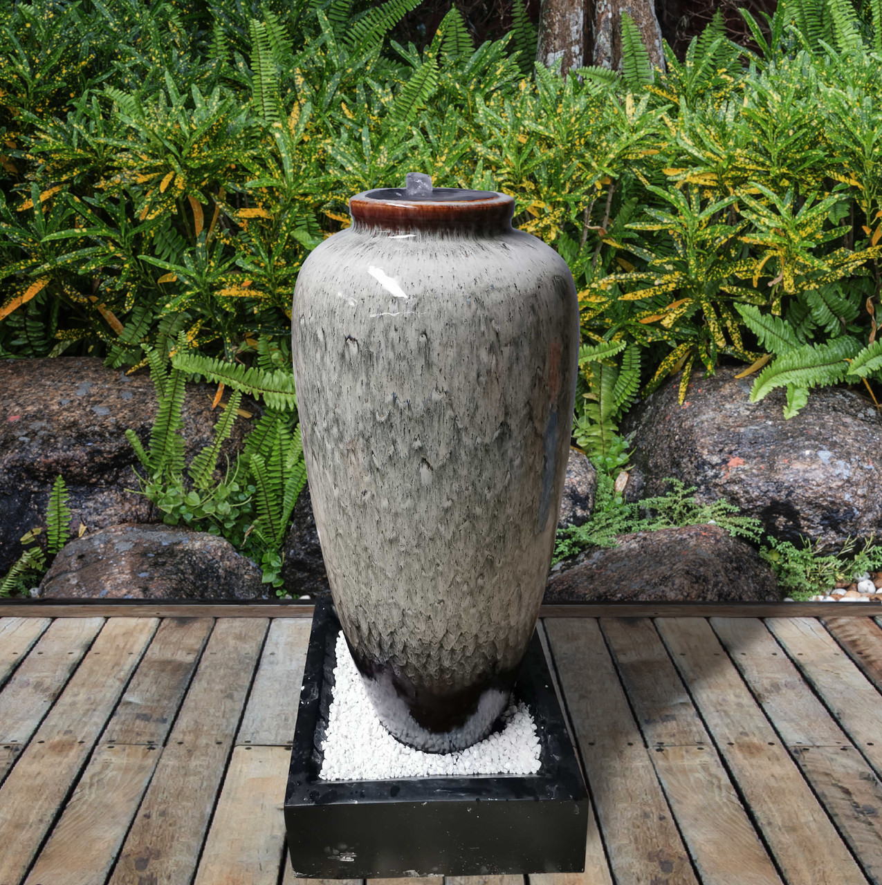 Bubbling fountain on base - Gray Room Scene