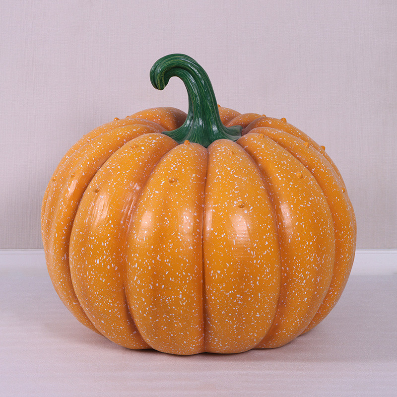 Pumpkin Brothers - Curly Close Up Image