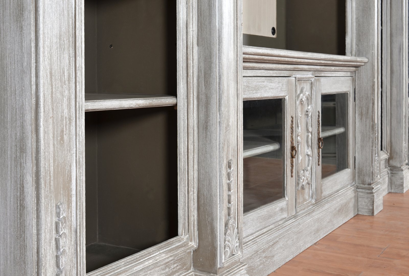 Mystique Gray Catalan Media Center - Image 5